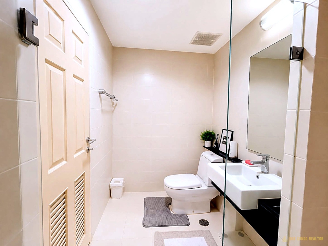 2-Bedroom Condo for Rent at Chewathai Ratchaprarop (55 sqm) — Victory Monument BTS