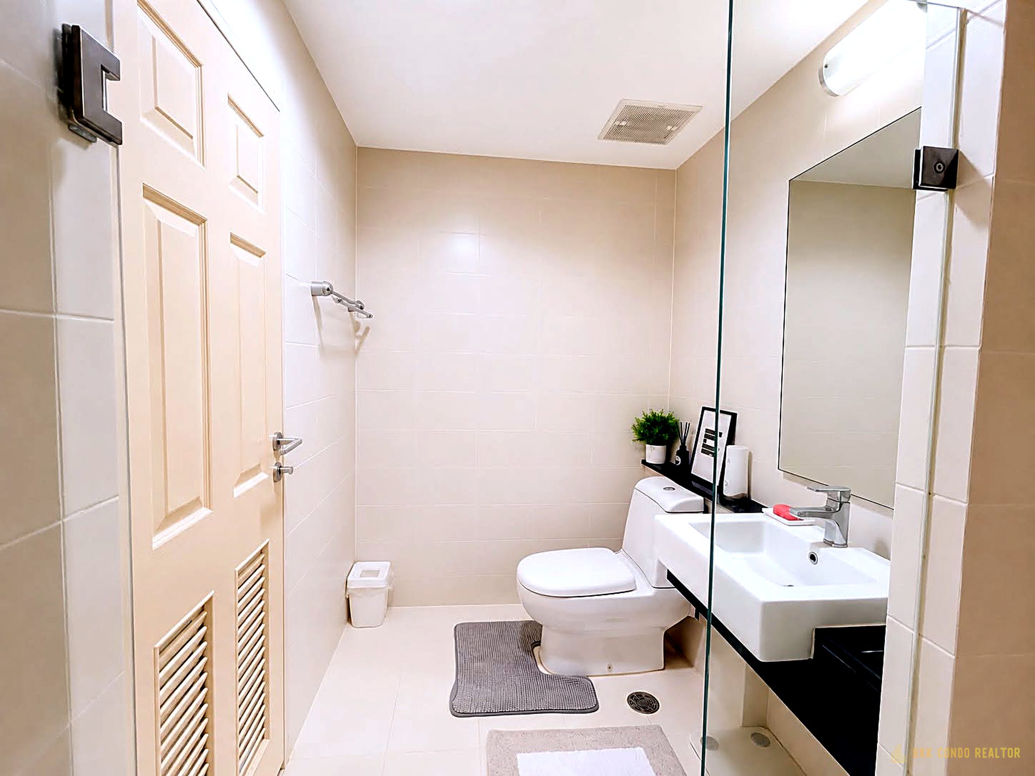2-Bedroom Condo for Rent at Chewathai Ratchaprarop (55 sqm) — Victory Monument BTS