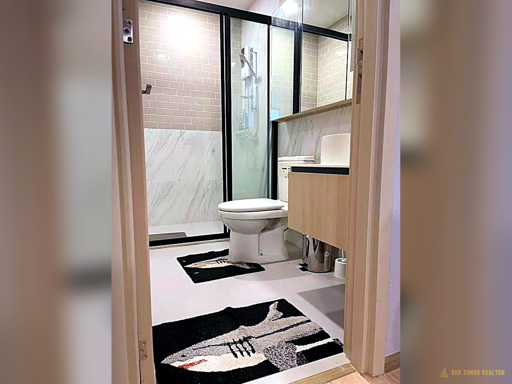 3-Bedroom Condo for Rent at XT Phayathai (100 sqm) — Phaya Thai BTS