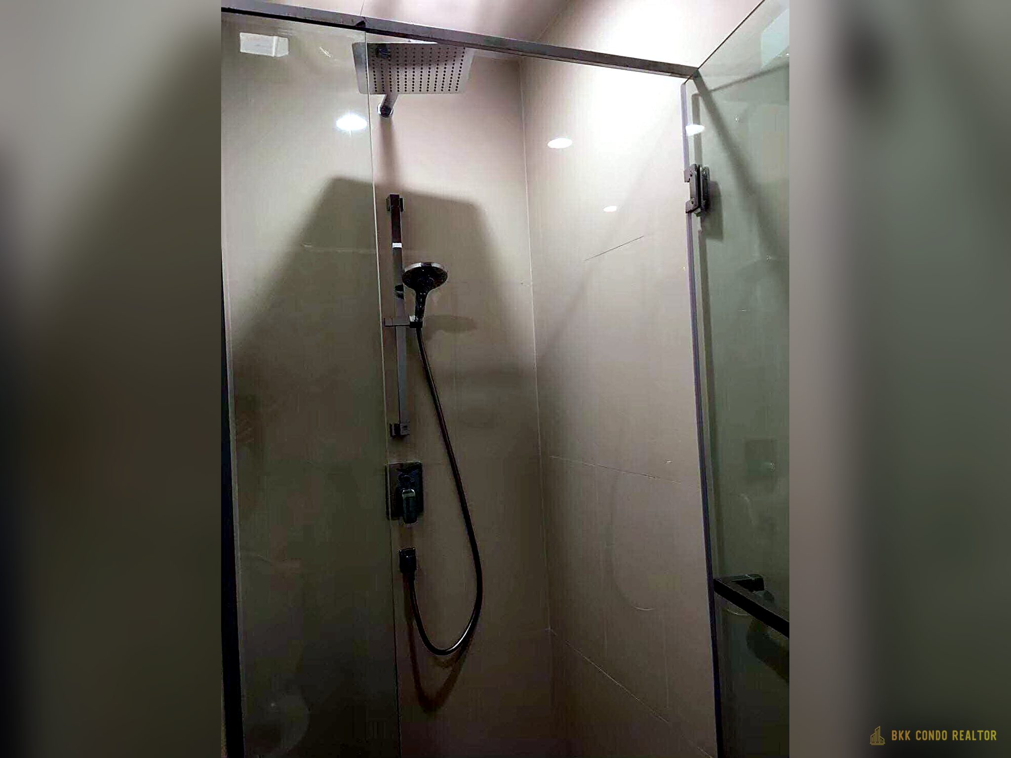 2-Bedroom Condo for Rent at Oka Haus (50 sqm) — Thonglor BTS