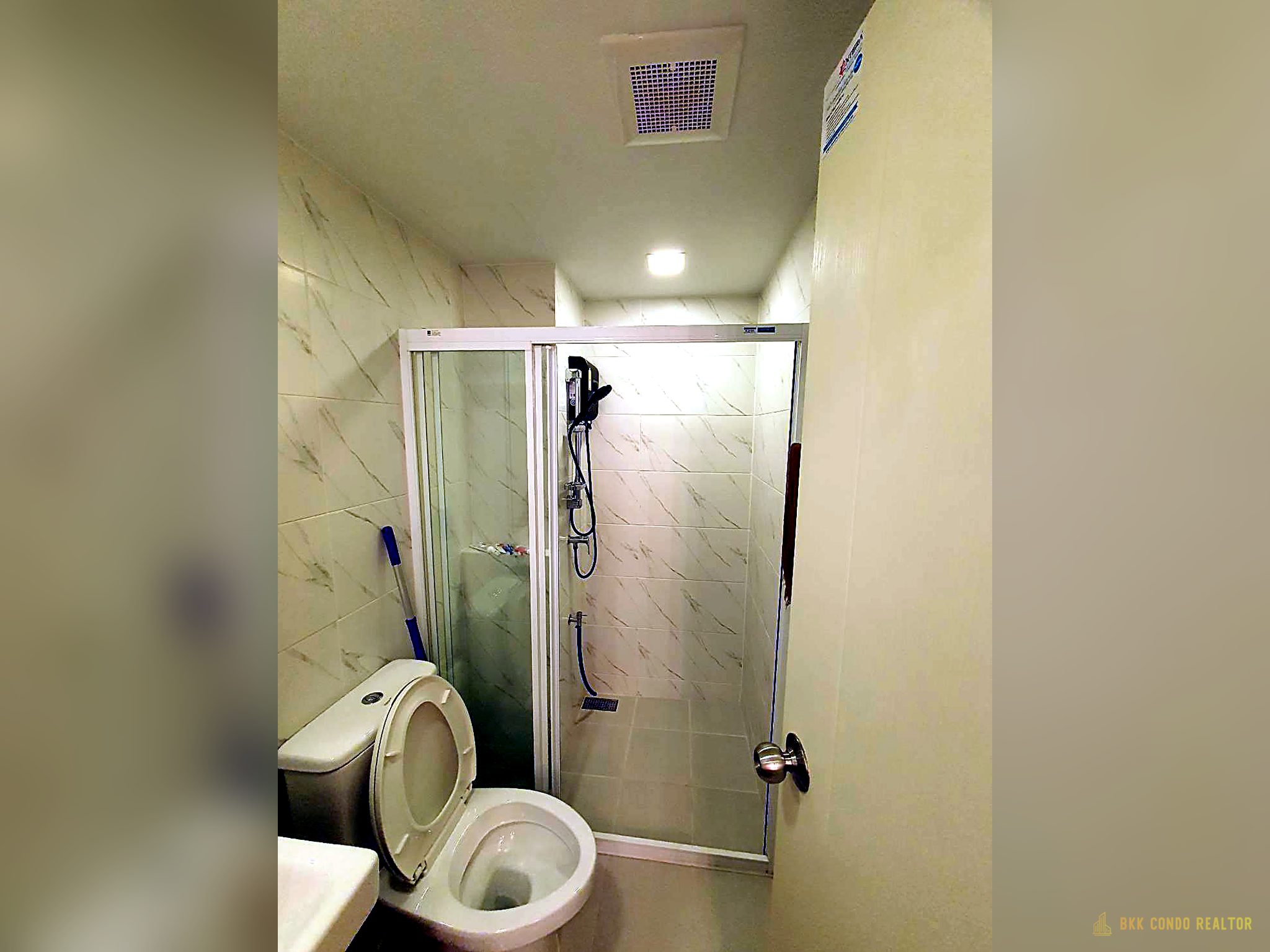 1-Bedroom Condo for Rent at Atmoz Ratchada-Huai Khwang (32 sqm) — Huai Khwang MRT