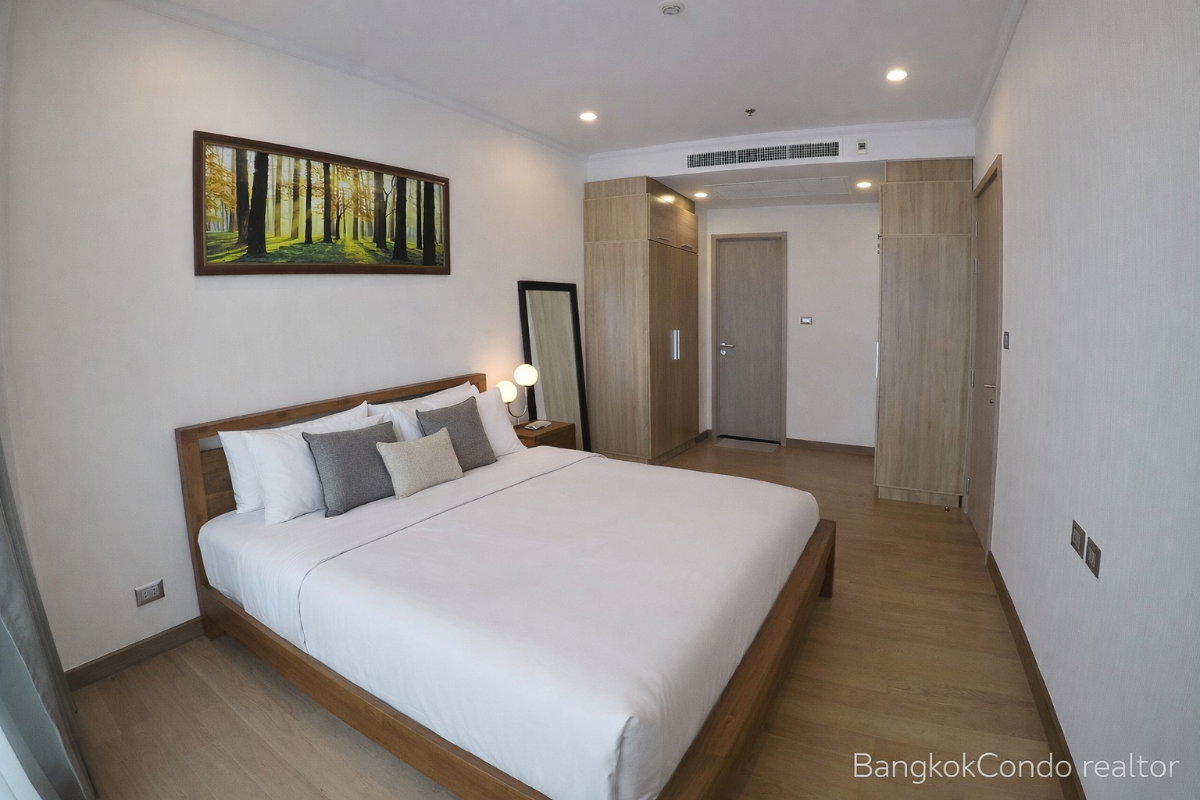 1-Bedroom Condo for Rent at Supalai Oriental Sukhumvit 39 (57 sqm) — Phrom Phong BTS