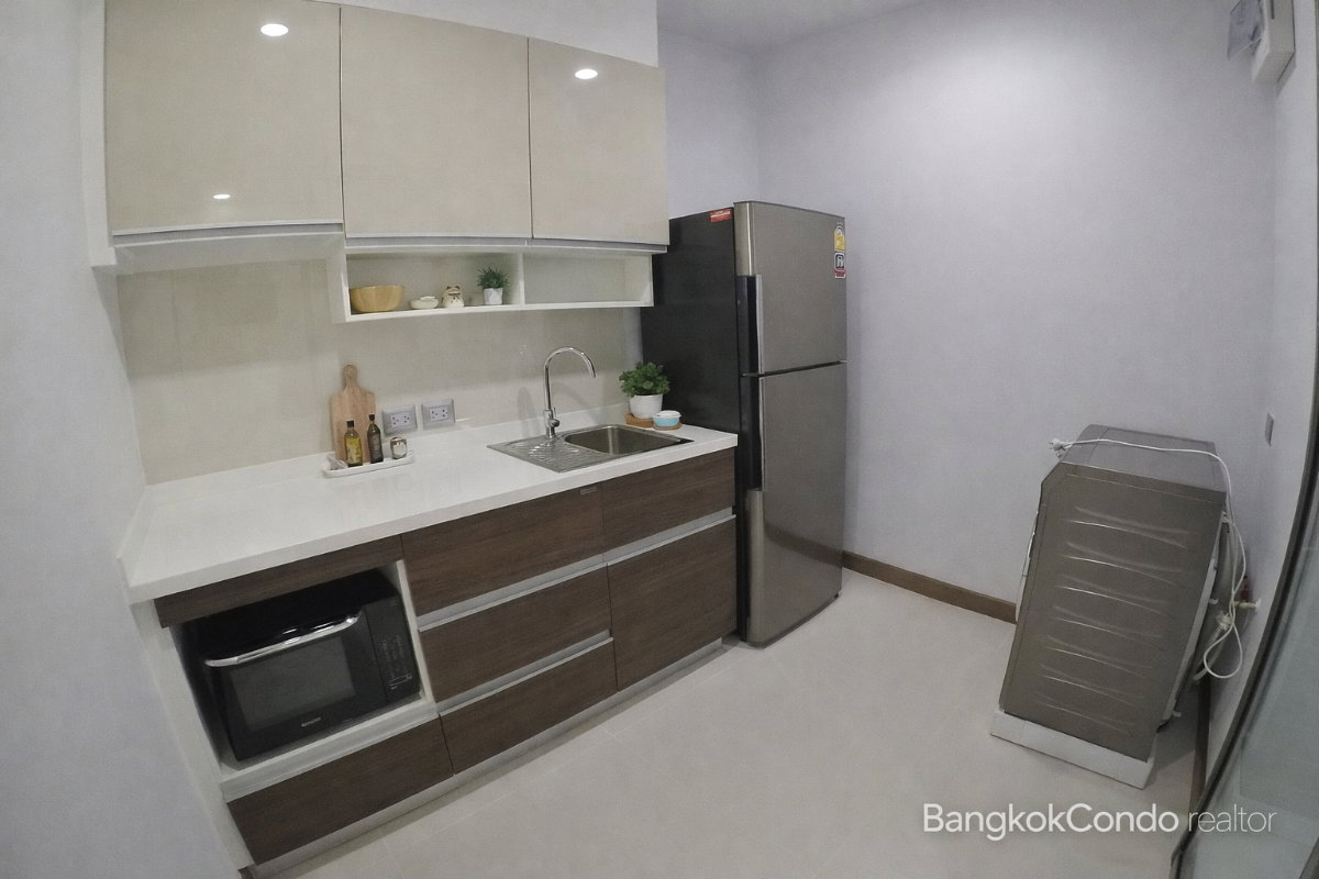 1-Bedroom Condo for Rent at Supalai Oriental Sukhumvit 39 (57 sqm) — Phrom Phong BTS