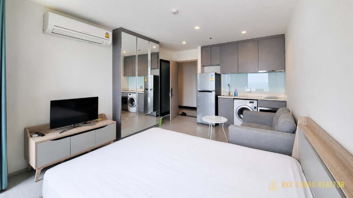 Studio Condo for Rent at Rhythm Sukhumvit 36 – 38 (24 sqm) — Thong Lo BTS