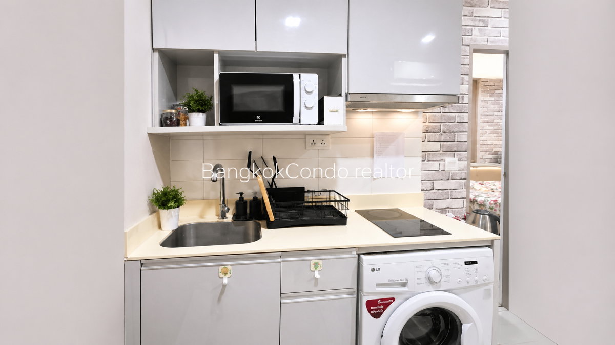 1-Bedroom Condo for Rent at IDEO Mobi Sukhumvit 81 (31 sqm) — On Nut BTS