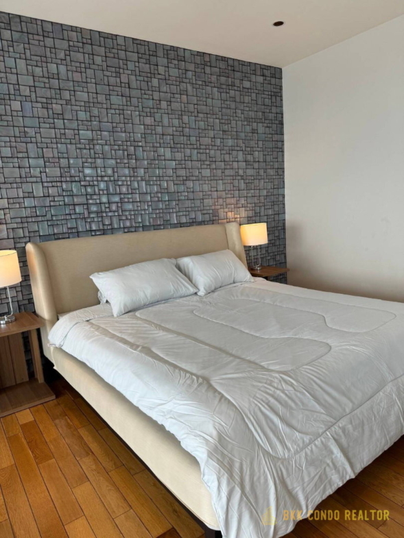 Duplex 1-Bedroom Condo for Rent at The Emporio Place (83 sqm) — Phrom Phong BTS