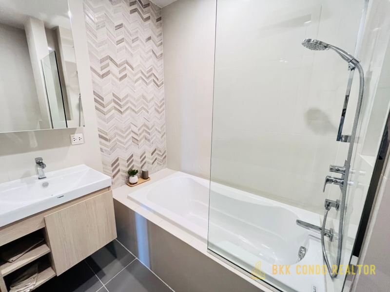 1-Bedroom Condo for Rent at OKA HAUS Sukhumvit 36 (35 sqm) — Thonglor BTS