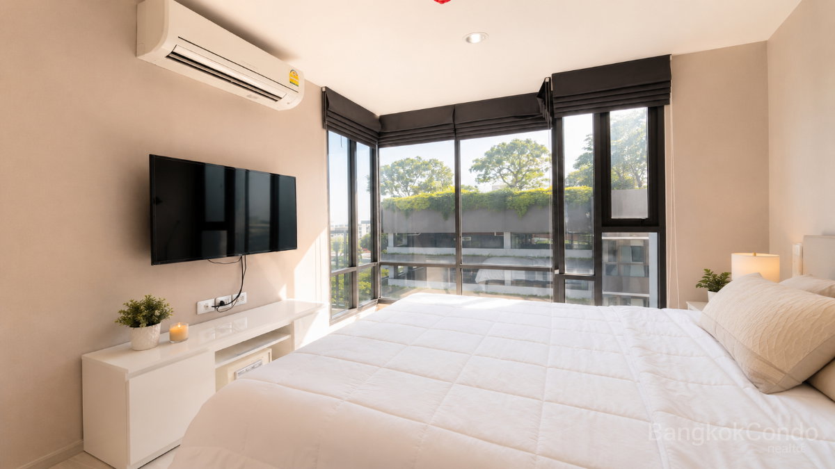 1-Bedroom Condo for Rent at Rhythm Sukhumvit 42 (48 sqm) — Ekkamai BTS