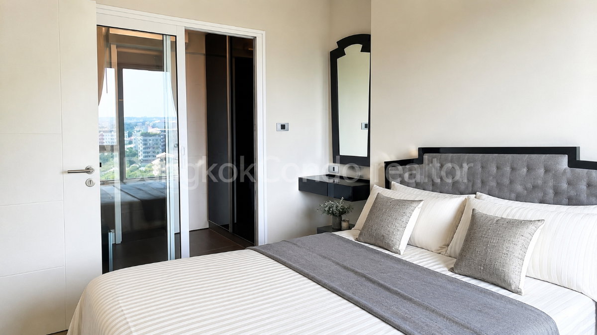 1-Bedroom Condo for Rent at The Crest Sukhumvit 34 (35 sqm) — Phrom Phong BTS