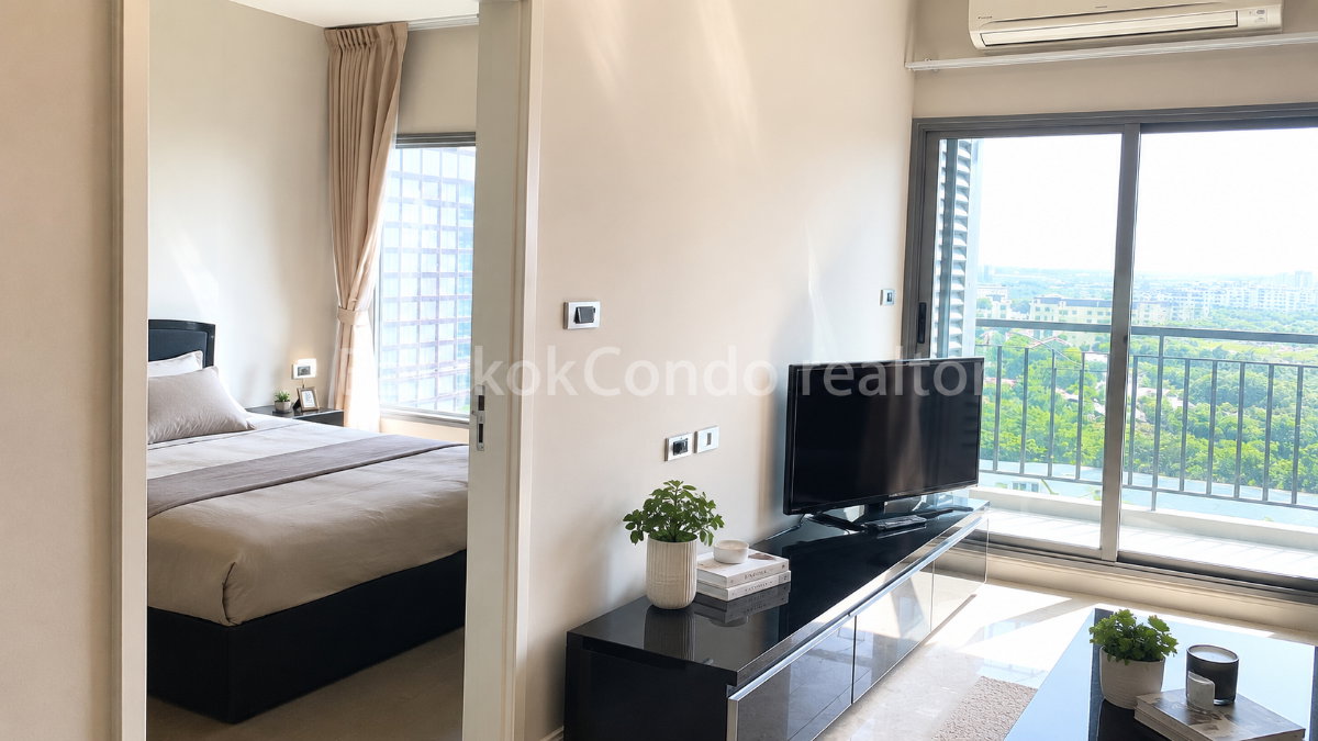 1-Bedroom Condo for Rent at The Crest Sukhumvit 34 (35 sqm) — Phrom Phong BTS