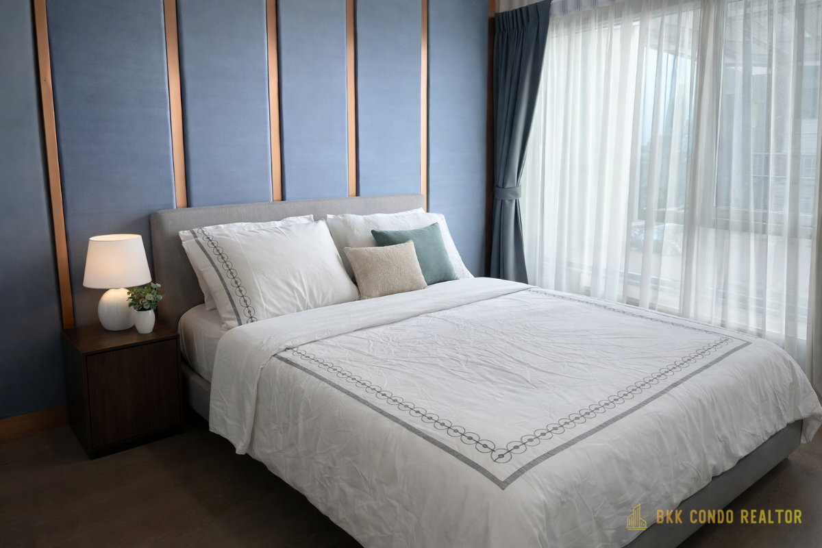 1-Bedroom Condo for Rent at The Crest Sukhumvit 34 (45 sqm) — Phrom Phong BTS