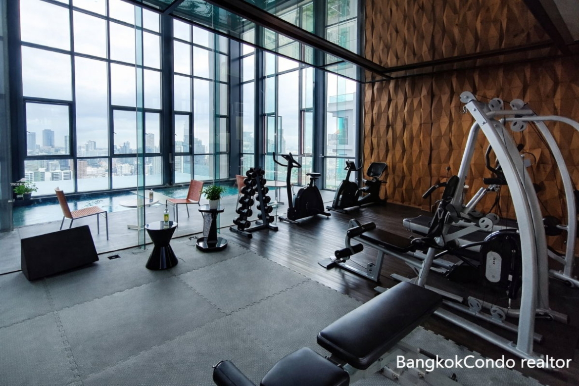 1-Bedroom Condo for Rent at The Crest Sukhumvit 34 (45 sqm) — Phrom Phong BTS