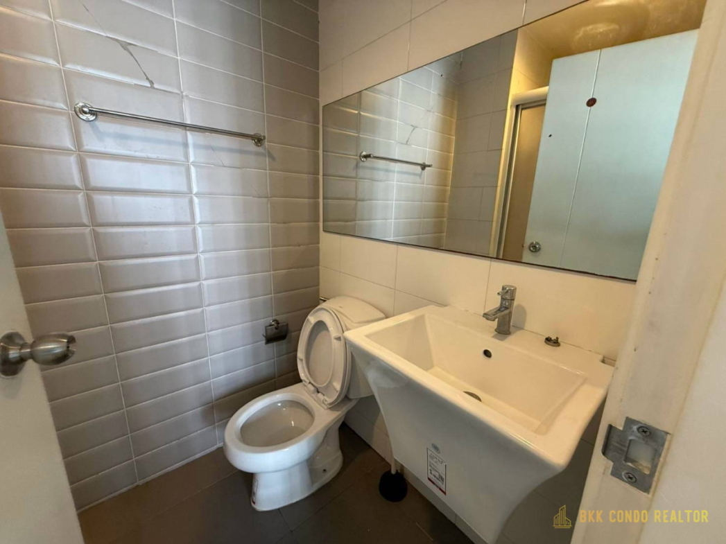 1-Bedroom Condo for Rent at Aspire Rama 4 (28 sqm) — Phra Khanong BTS