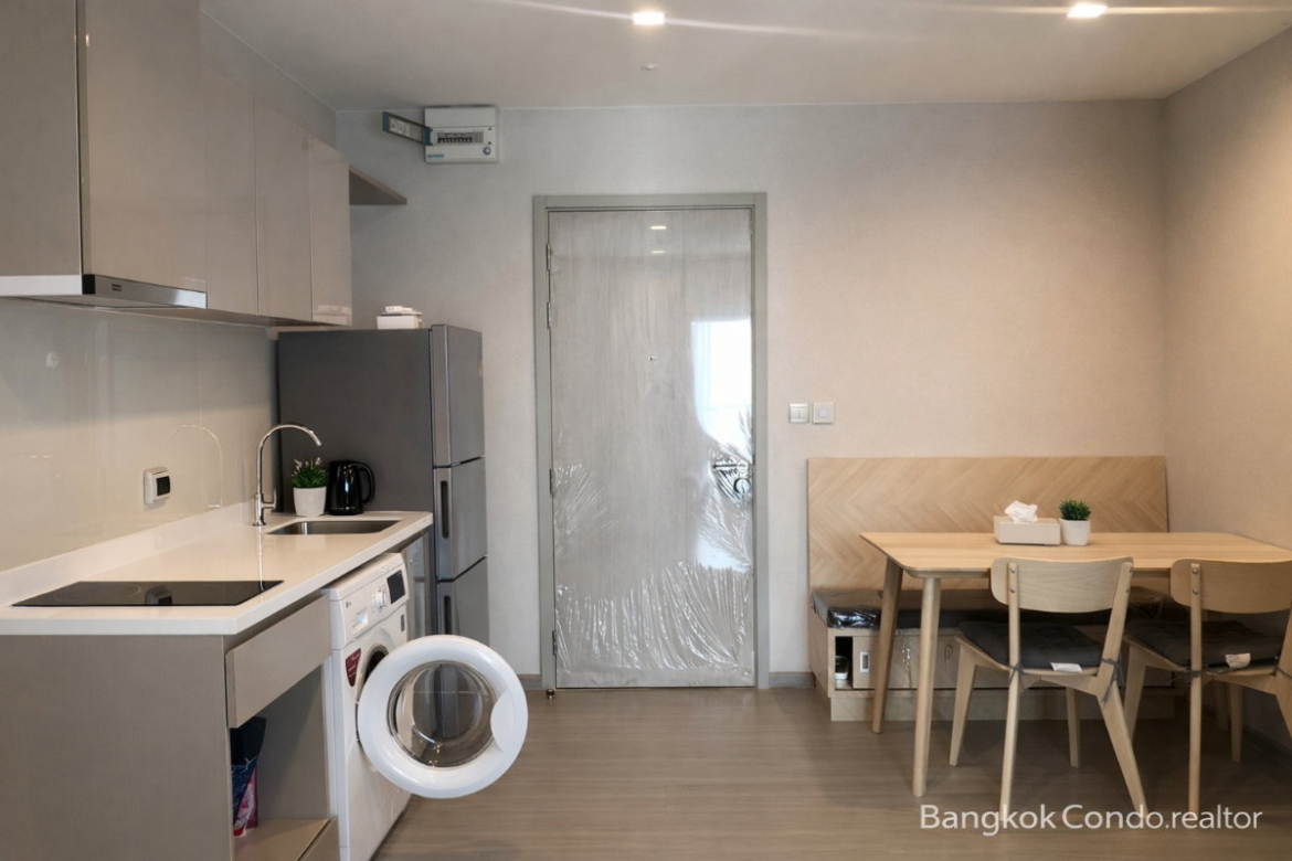 1-Bedroom Condo for Rent at Life Sukhumvit 62 (36 sqm) — Bang Chak BTS