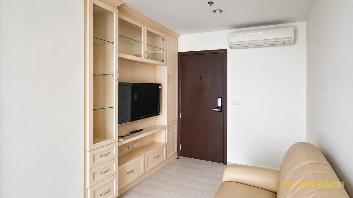 1-Bedroom Condo for Rent at Rhythm Asoke (31 sqm) — Asoke BTS