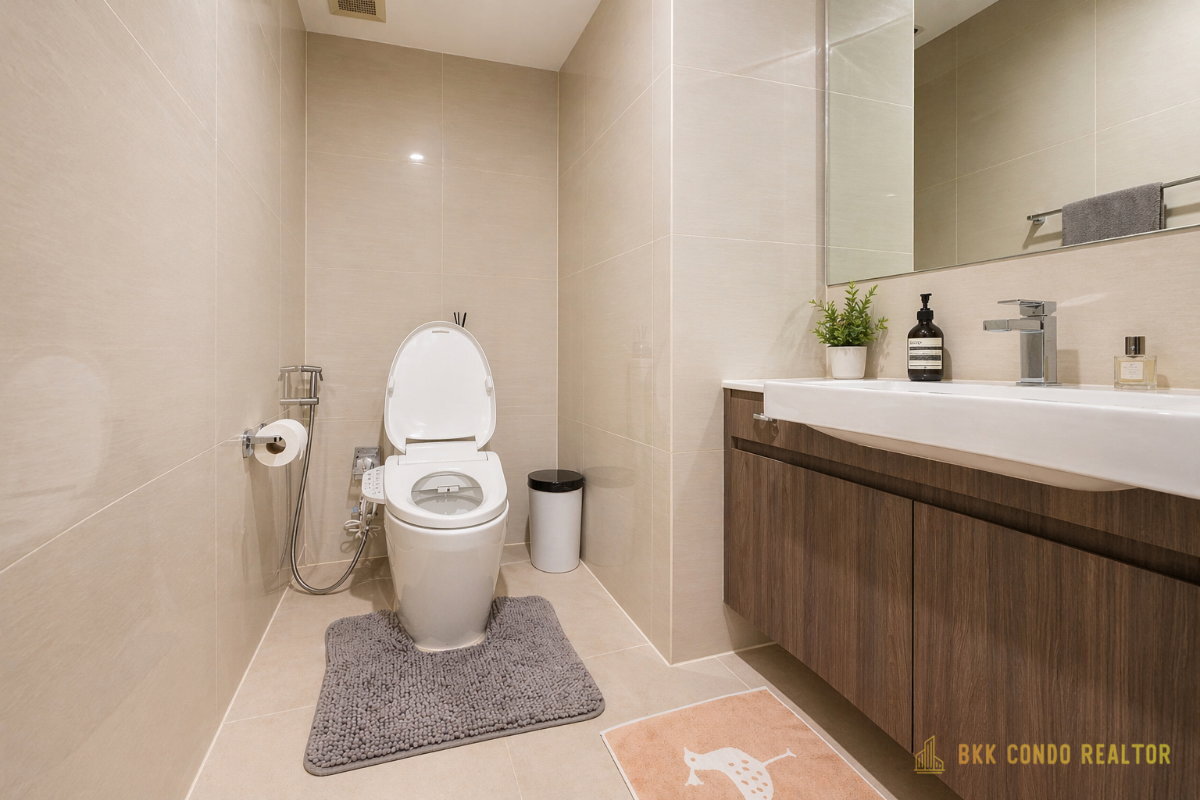 1-Bedroom Condo for Rent at IDEO Mobi Sukhumvit 66 (54 sqm) — Udom Suk BTS