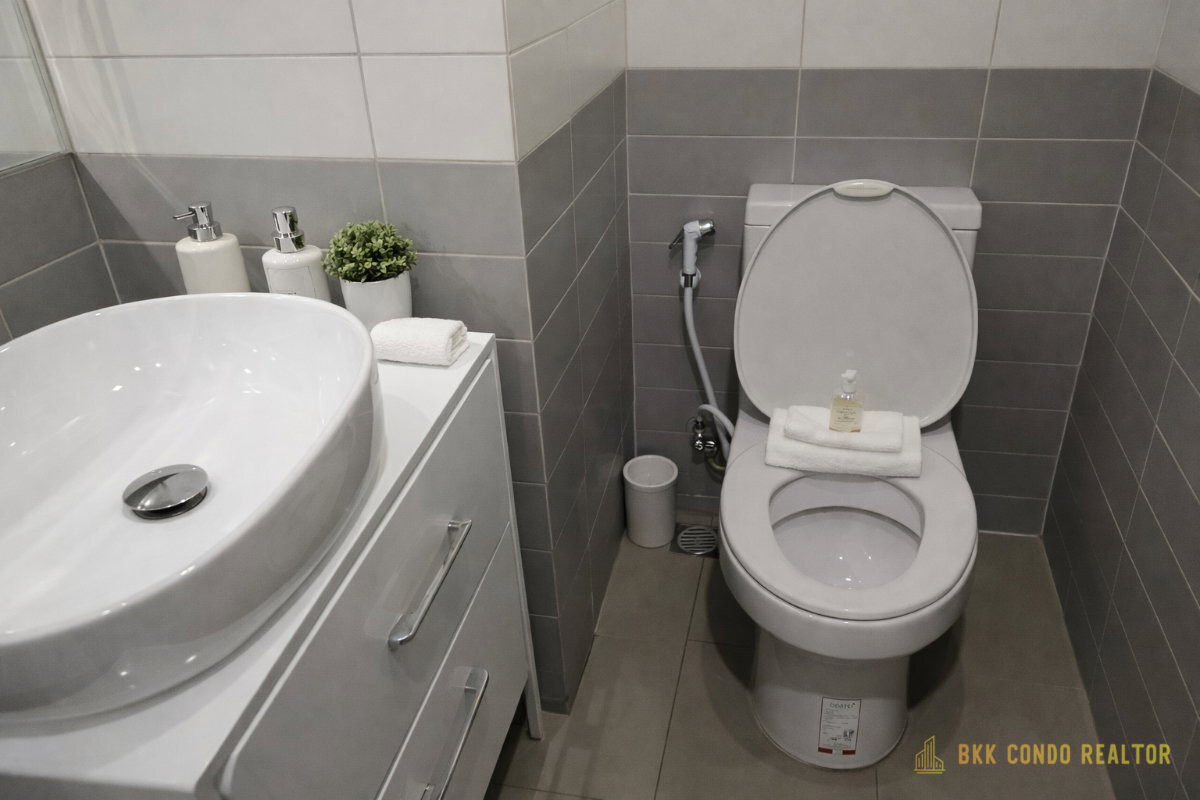 Studio Condo for Rent at IDEO Mobi Phayathai (22 sqm) — Phaya Thai BTS