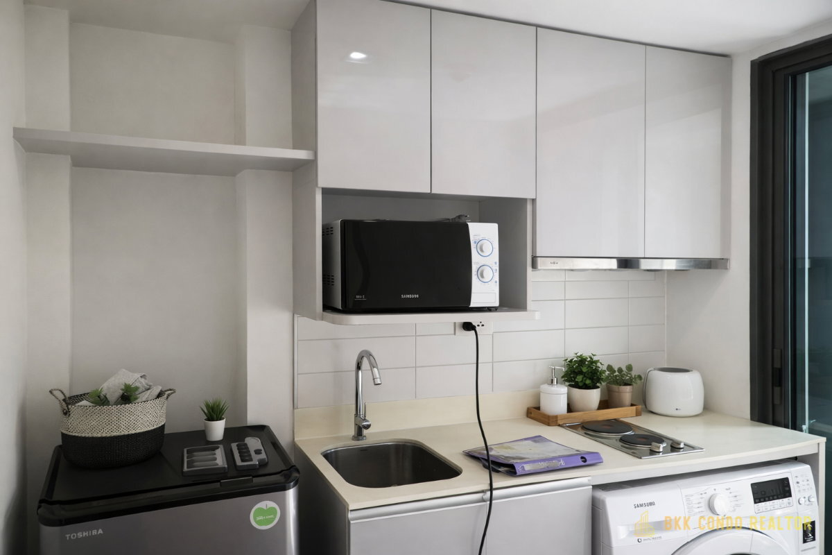 Studio Condo for Rent at IDEO Mobi Phayathai (22 sqm) — Phaya Thai BTS
