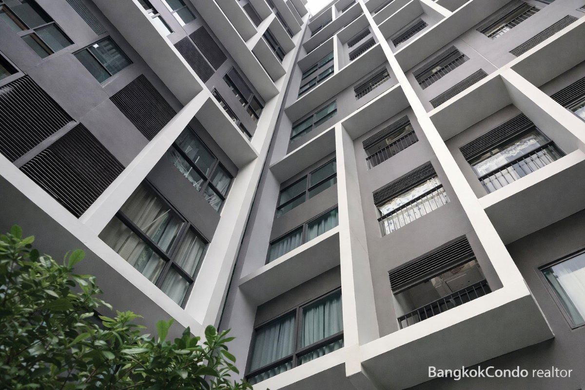 Studio Condo for Rent at IDEO Mobi Phayathai (22 sqm) — Phaya Thai BTS
