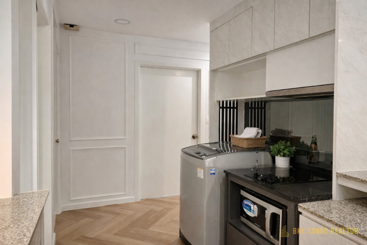 2-Bedroom Condo for Rent at Asoke Place (80 sqm) — Asoke BTS