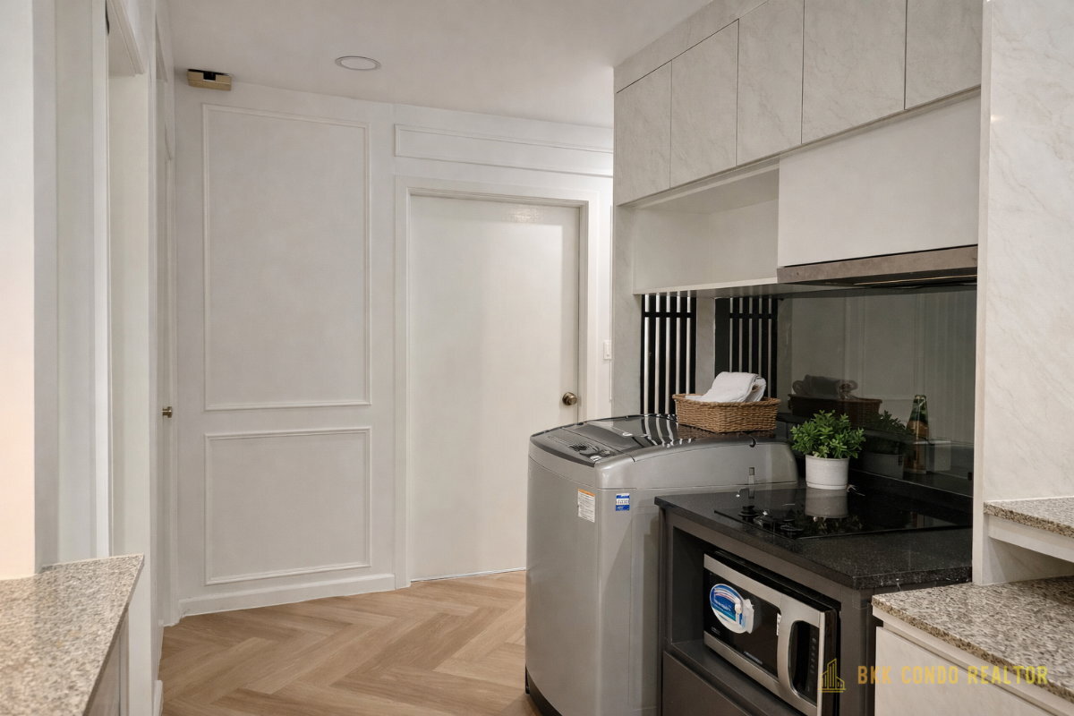 2-Bedroom Condo for Rent at Asoke Place (80 sqm) — Asoke BTS