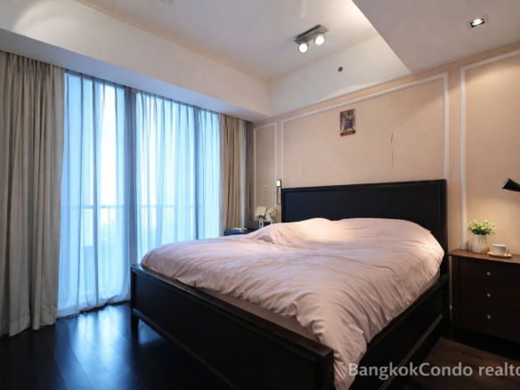 Duplex 4-Bedroom Condo for Rent at The Met Sathorn (366 sqm) — Chong Nonsi BTS