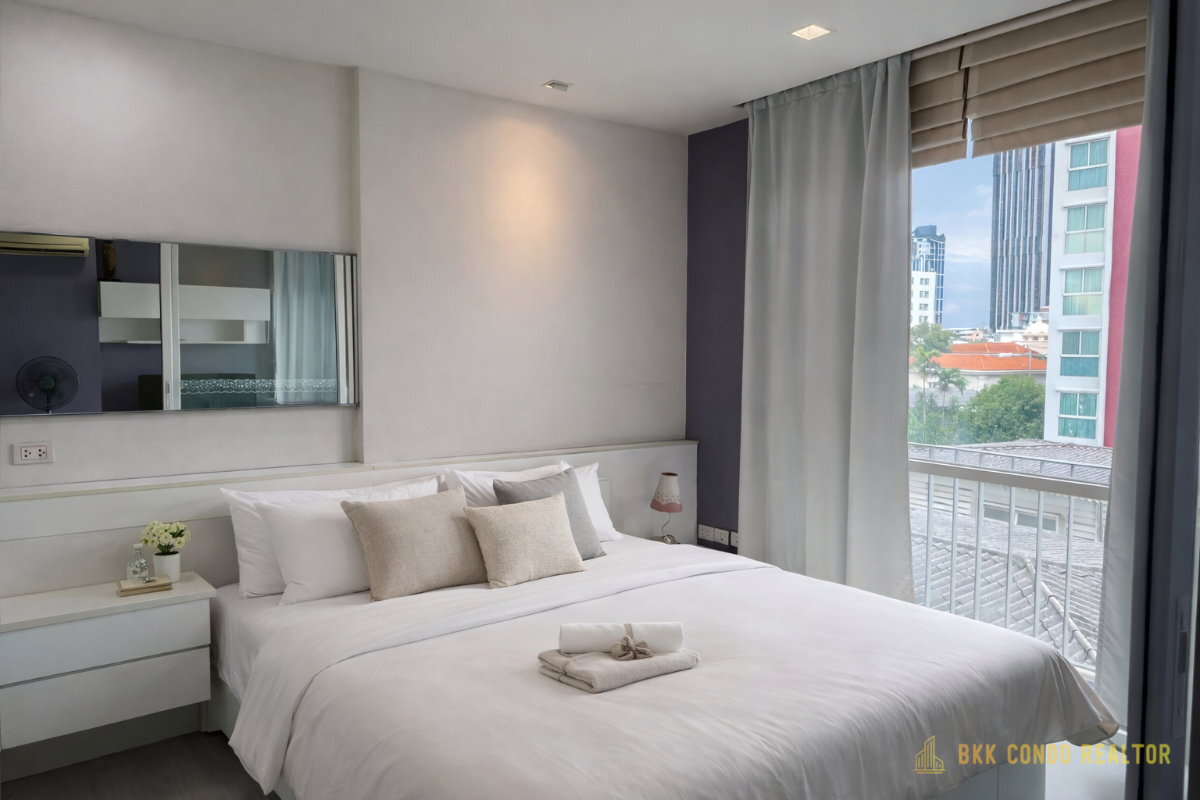 1-Bedroom Condo for Rent at The Room Sukhumvit 64 (43 sqm) — Bang Chak BTS