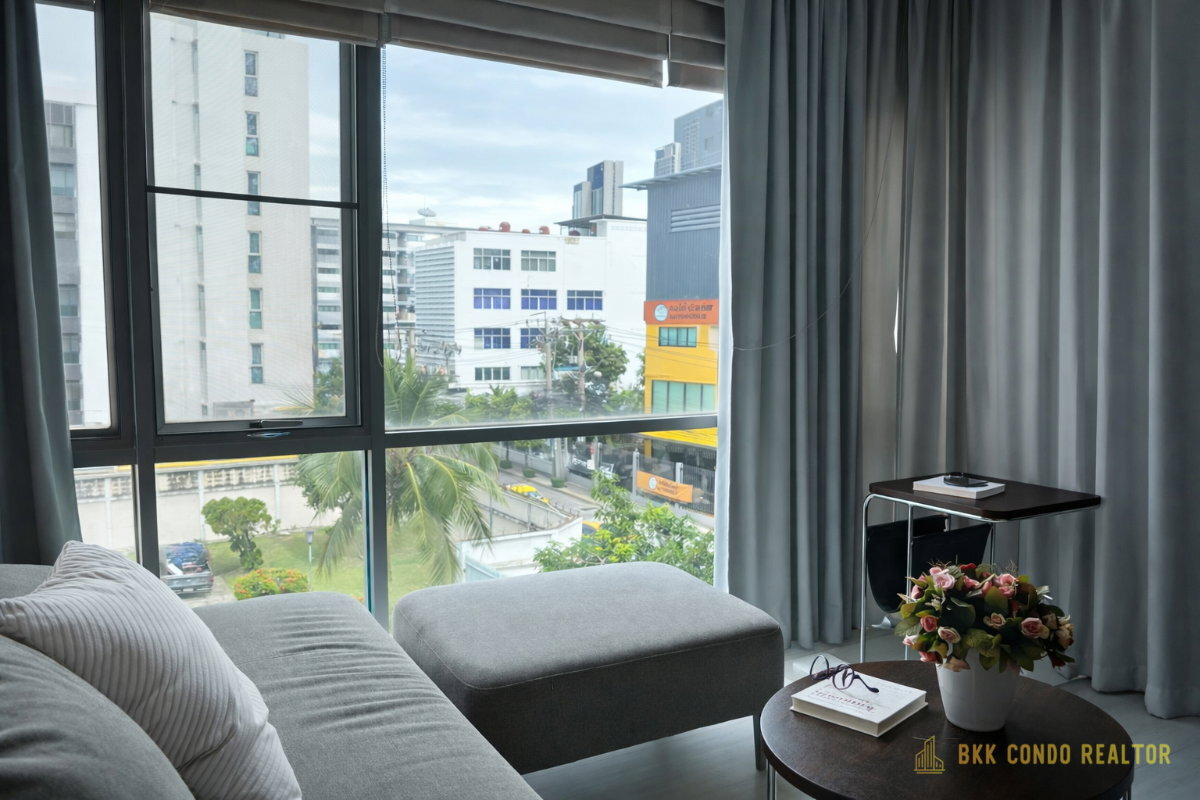 1-Bedroom Condo for Rent at The Room Sukhumvit 64 (43 sqm) — Bang Chak BTS