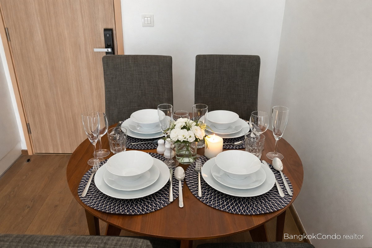 2-Bedroom Condo for Rent at Noble BE 33 (52 sqm) — Phrom Phong BTS