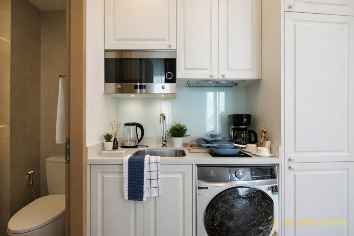 2-Bedroom Condo for Rent at Noble BE 33 (52 sqm) — Phrom Phong BTS