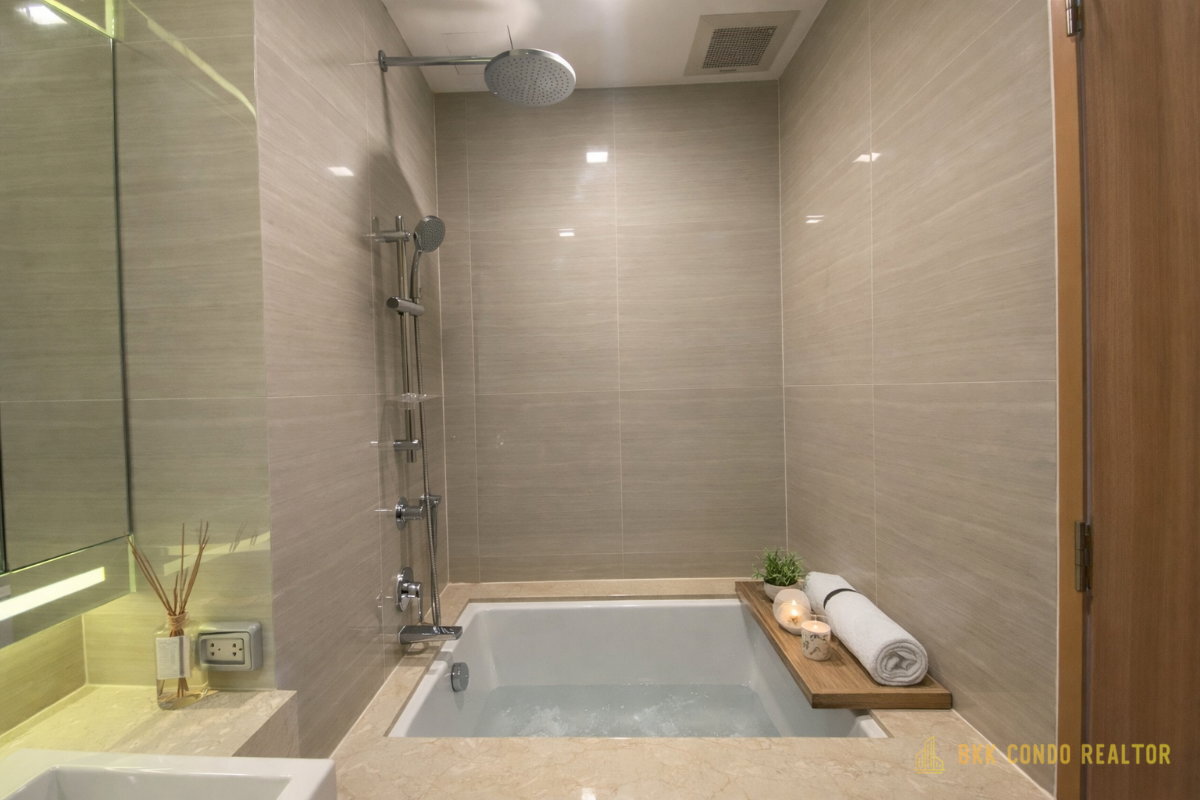 2-Bedroom Condo for Rent at Noble BE 33 (52 sqm) — Phrom Phong BTS