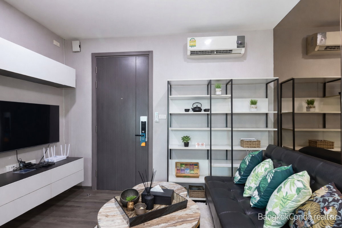 1-Bedroom Condo for Rent at The Base Park East Sukhumvit 77 (31 sqm) — On Nut BTS