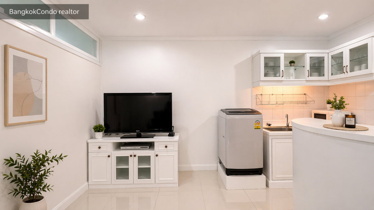 1-Bedroom Condo for Rent at Supalai Place Sukhumvit 39 (50 sqm) — Phrom Phong BTS