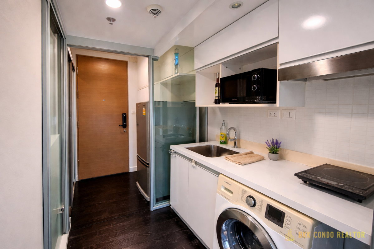 Duplex 1-Bedroom Condo for Rent at IDEO Morph 38 (36 sqm) — Thonglor BTS