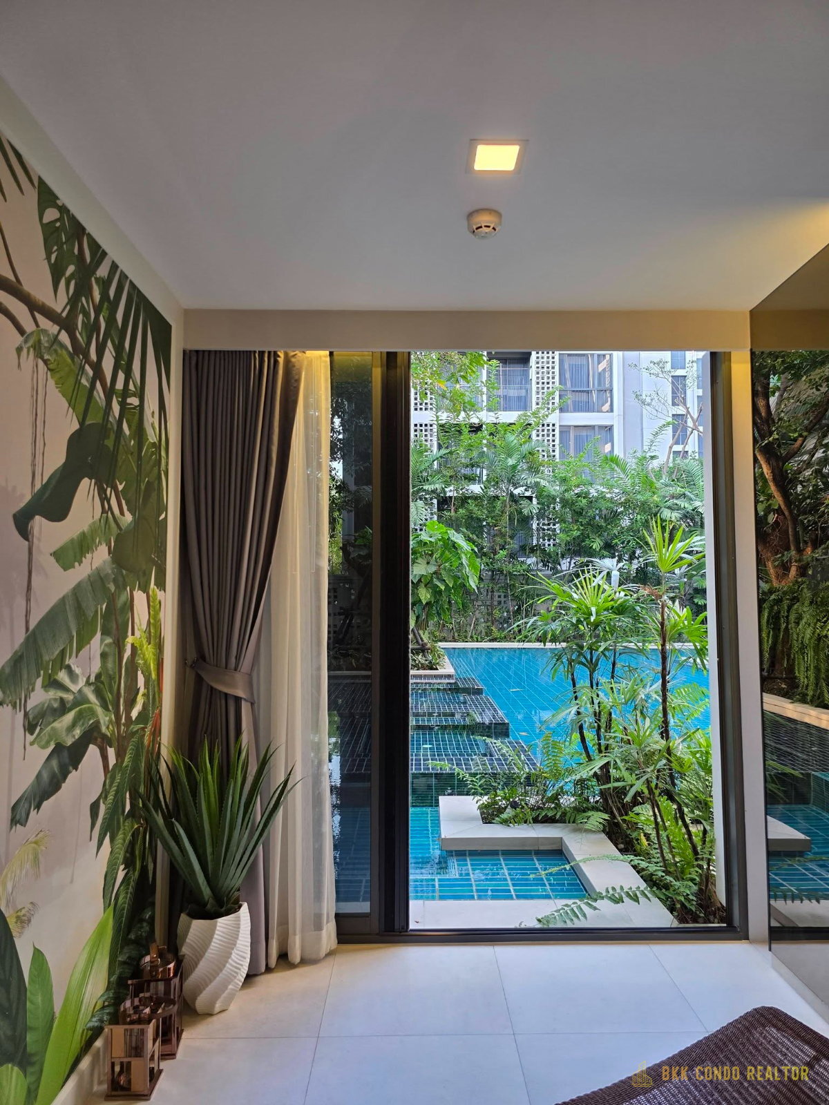 Pool Access 1-Bedroom Condo for Rent at Chambers On Nut Station (37 sqm) — On Nut BTS