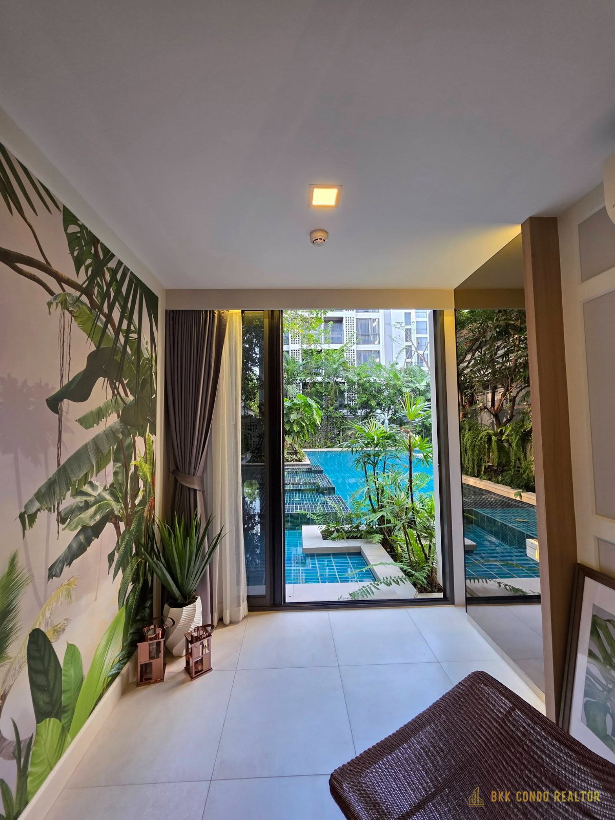 Pool Access 1-Bedroom Condo for Rent at Chambers On Nut Station (37 sqm) — On Nut BTS
