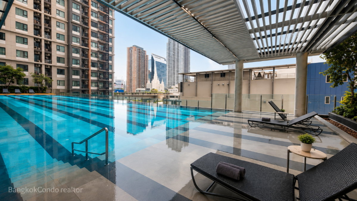 1-Bedroom Condo for Rent at Life Asoke (30 sqm) — Asoke MRT / Phetchaburi MRT