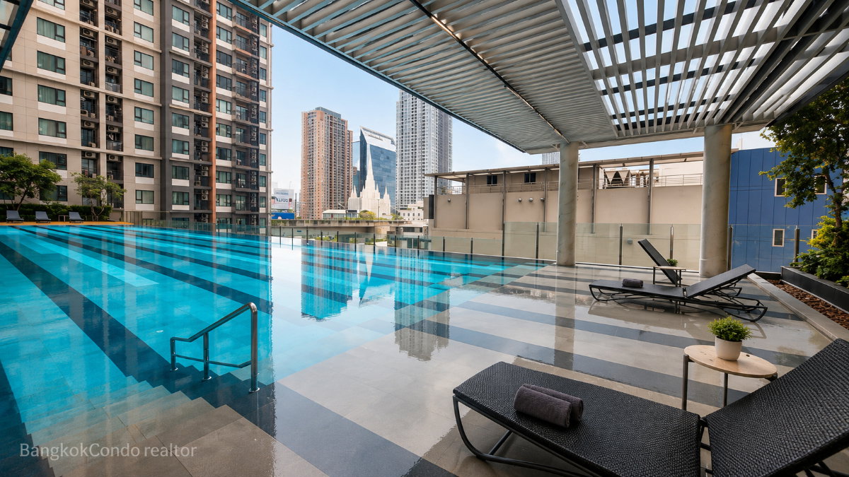 1-Bedroom Condo for Rent at Life Asoke (30 sqm) — Asoke MRT / Phetchaburi MRT