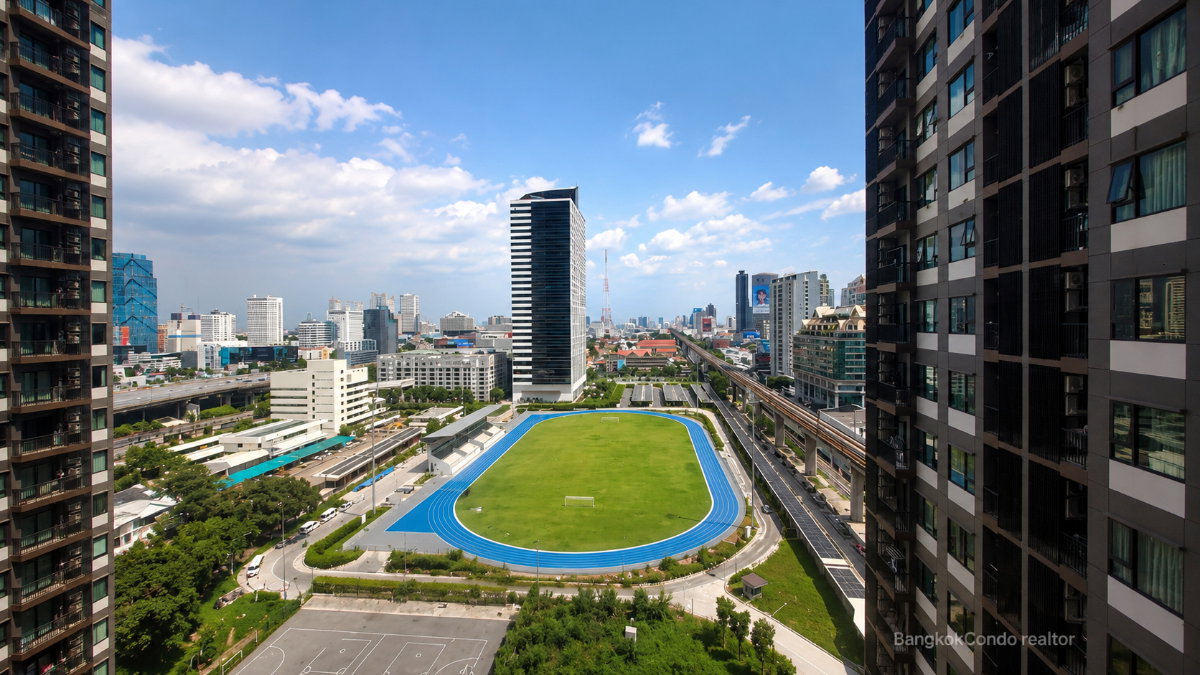 1-Bedroom Condo for Rent at Life Asoke (30 sqm) — Asoke MRT / Phetchaburi MRT