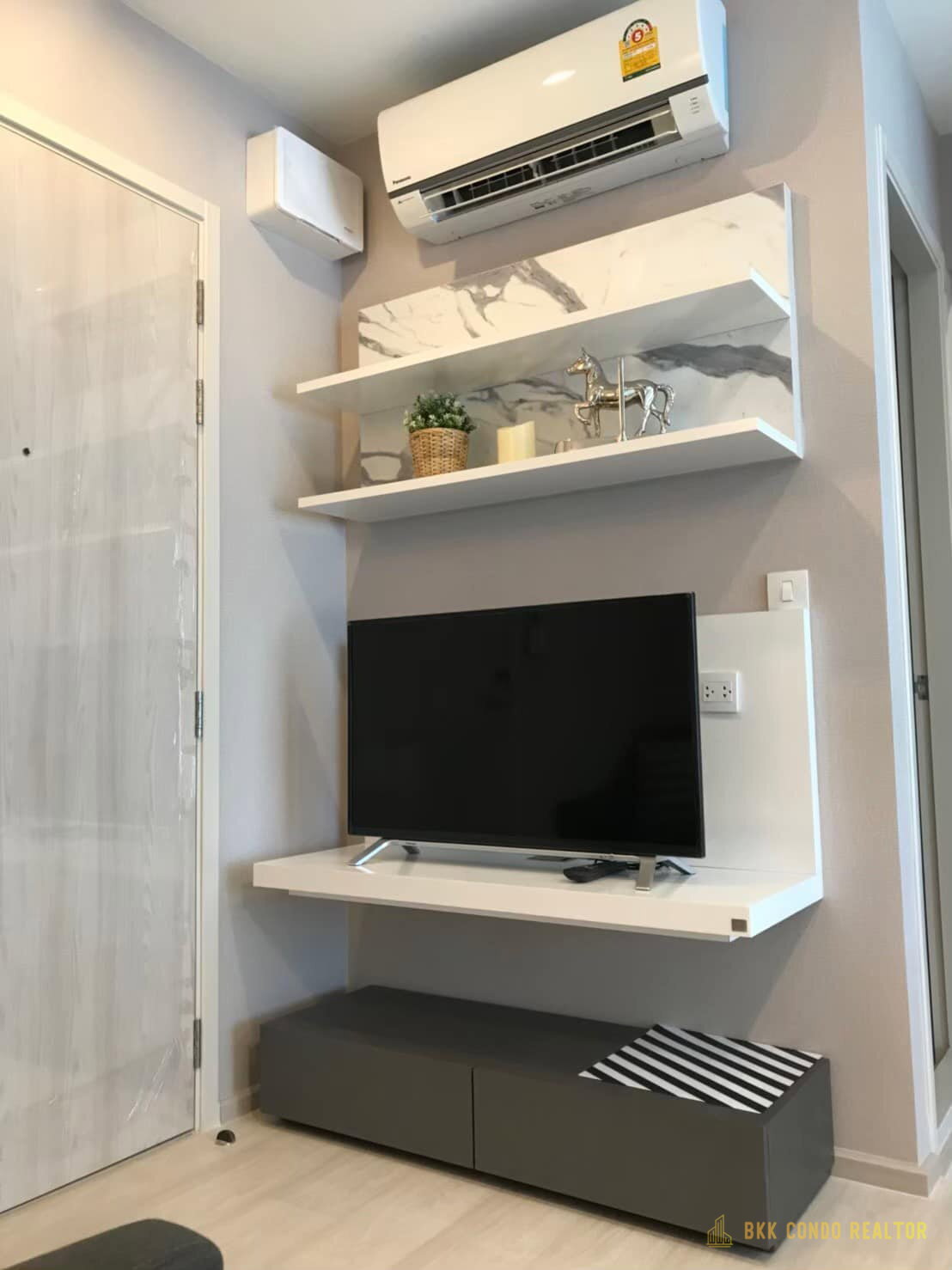 1-Bedroom Condo for Rent at Life Asoke (30 sqm) — Rama 9 MRT