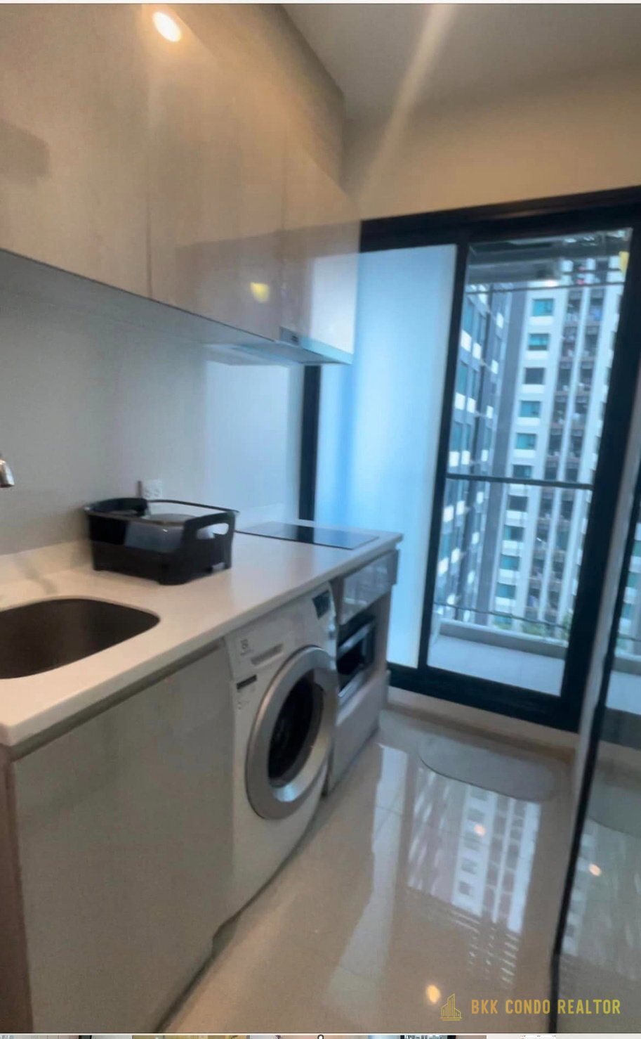 1-Bedroom Condo for Rent at Life Asoke (30 sqm) — Rama 9 MRT