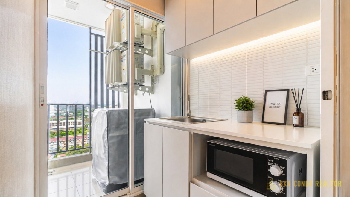 1-Bedroom Condo for Rent at Regent Home Bangna (28 sqm) — Bangna BTS