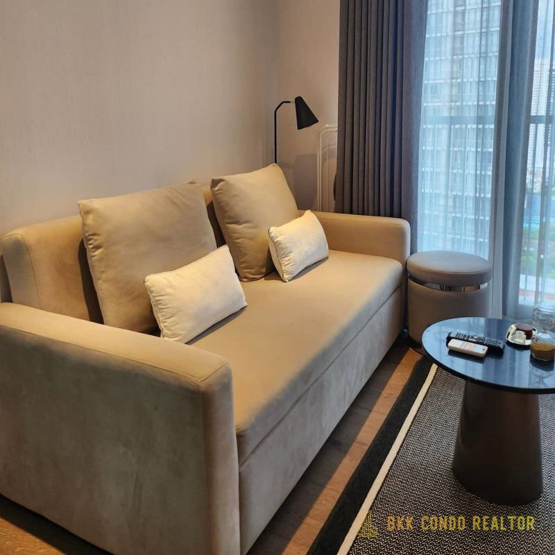 1-Bedroom Condo for Rent at Park 24 (40 sqm) — Phrom Phong BTS