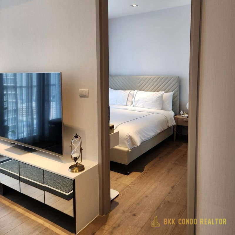 1-Bedroom Condo for Rent at Park 24 (40 sqm) — Phrom Phong BTS