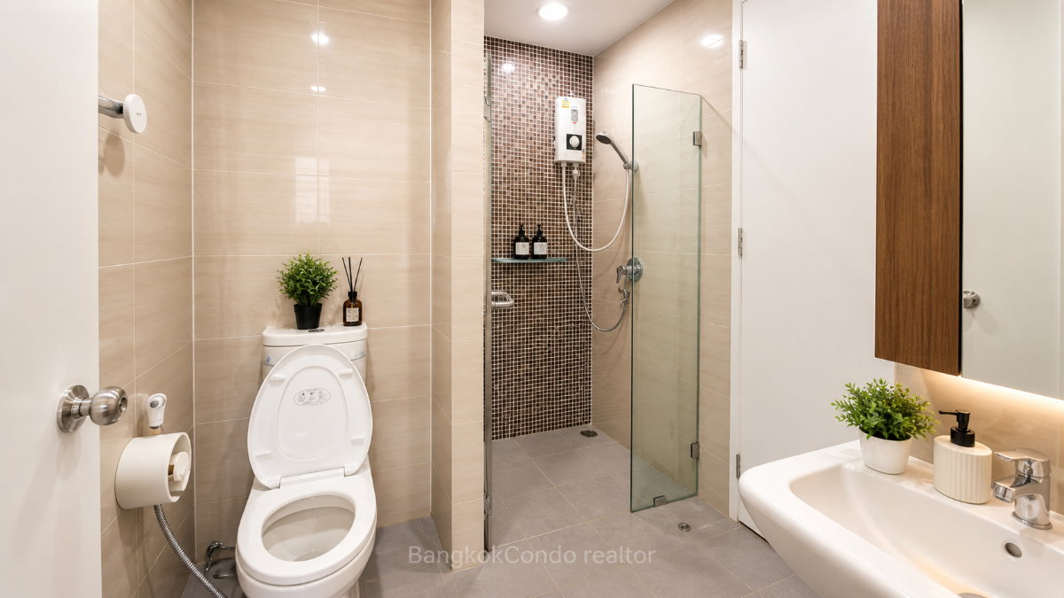 1-Bedroom Condo for Rent at The Sense Sukhumvit 68 (43 sqm) — Bang Chak BTS