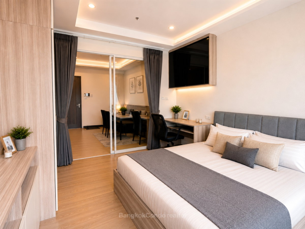 1-Bedroom Condo for Rent at The ESSE Asoke (37 sqm) — Asoke BTS