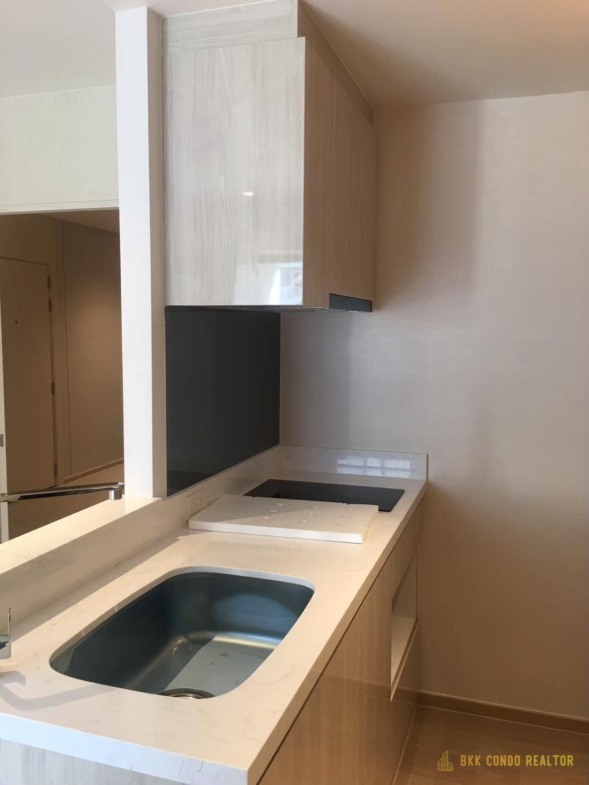 1-Bedroom Condo for Rent at Runesu Thonglor 5 (30 sqm) — Thonglor BTS