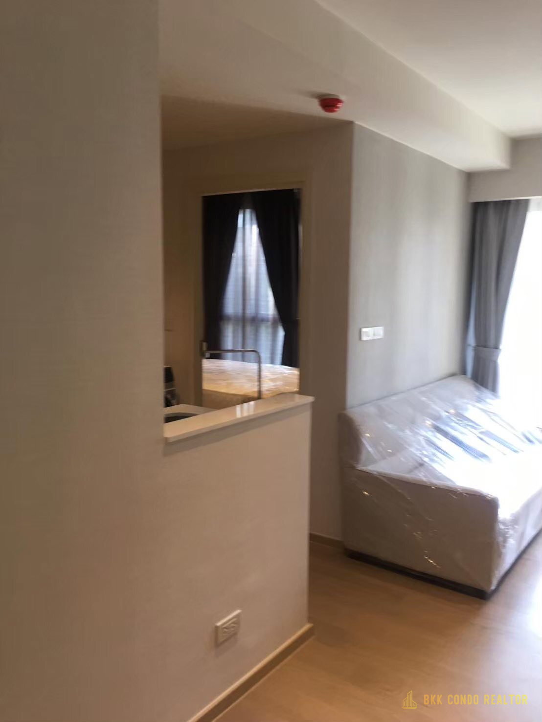 1-Bedroom Condo for Rent at Runesu Thonglor 5 (30 sqm) — Thonglor BTS