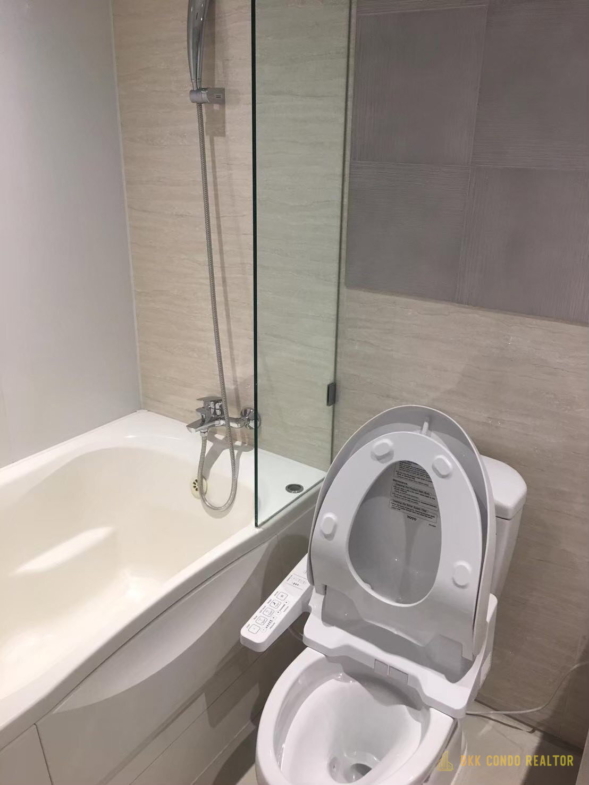 1-Bedroom Condo for Rent at Runesu Thonglor 5 (30 sqm) — Thonglor BTS