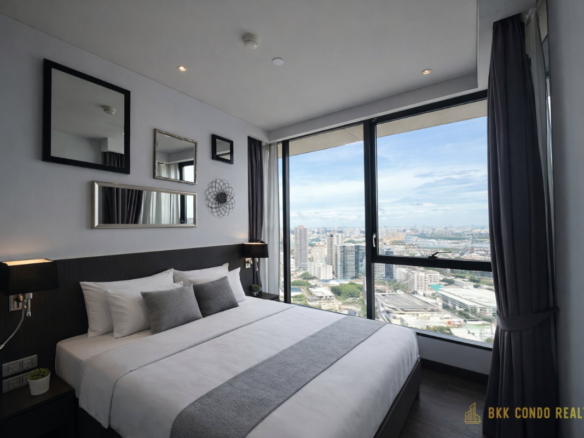 1-Bedroom Condo for Rent at The Lumpini 24 (30 sqm) — Phrom Phong BTS